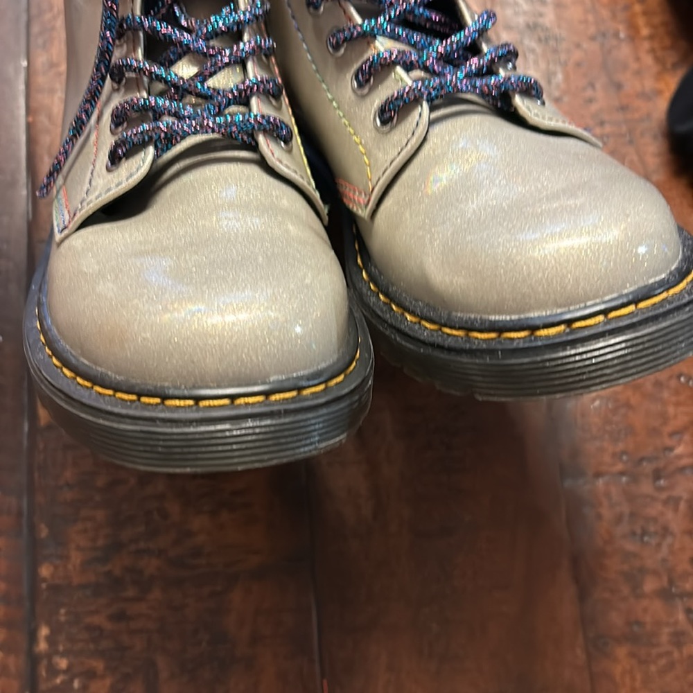Girls Doc Martens size 2 worn once - Picture 7 of 9
